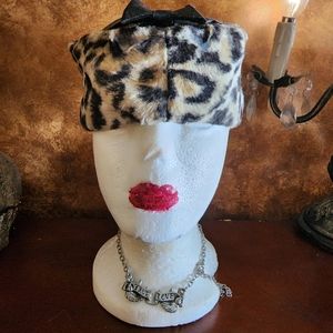 Vintage 1950s leopard hat